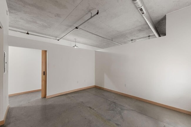 Building Photo - 720 N 4th St