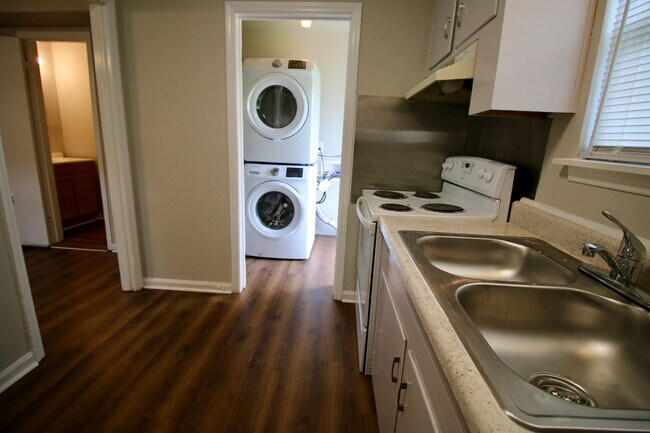 Building Photo - 119 Bob Lane