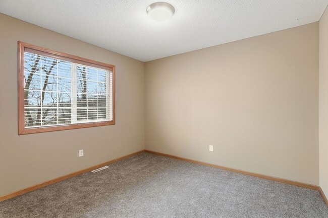 Building Photo - 1778 Klondike Dr NE