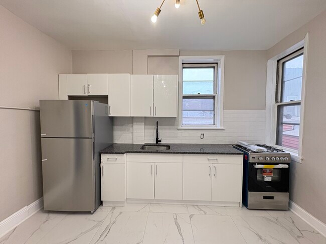 293 Griffith St 6 - 295 Griffith St