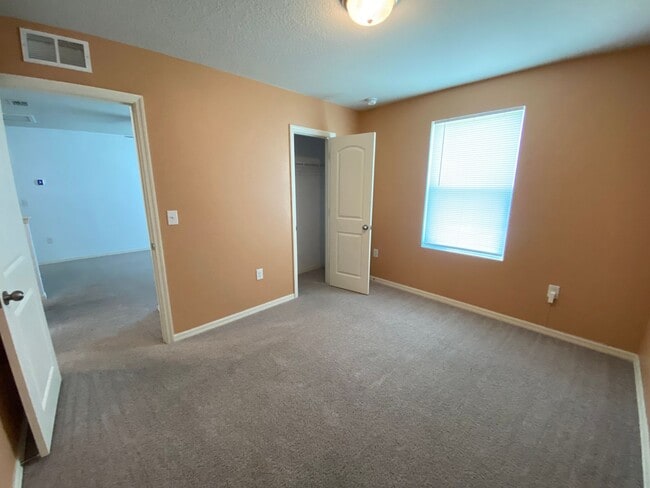 Building Photo - Four Bedroom / Three Bath Home