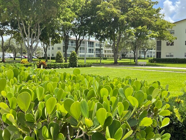 Building Photo - 27 Mansfield A