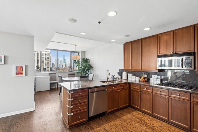 Building Photo - 1515 S Prairie Ave
