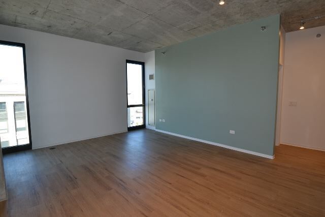 Building Photo - 1611 W Division St