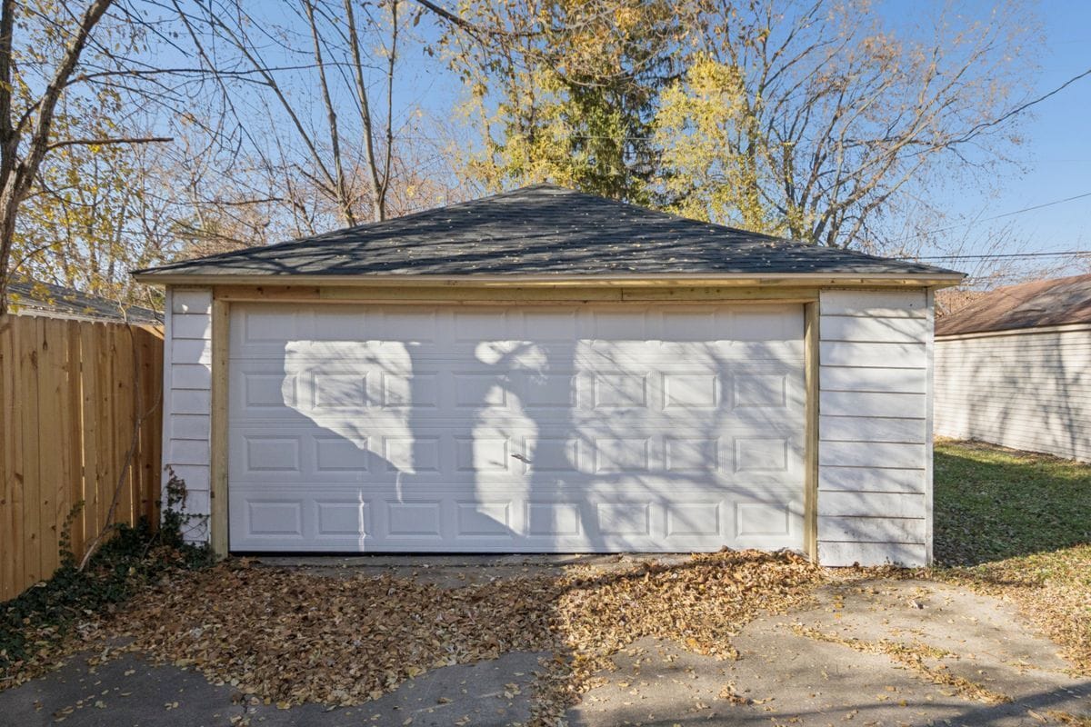 Building Photo - 11285 Lakepointe St
