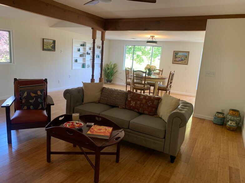 Building Photo - 9080 Santa Lucia Rd