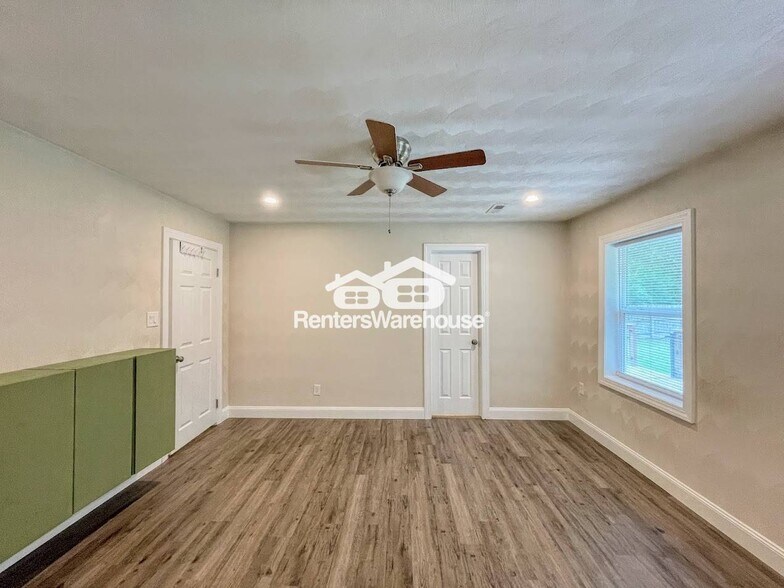 Building Photo - 421 Fernwood Farms Rd