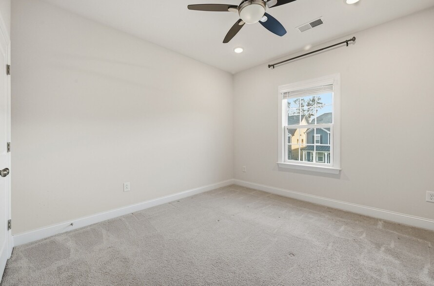 Building Photo - 829 Summit Crest Ct