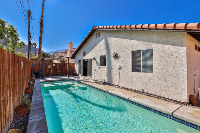 Building Photo - 53390 Avenida Navarro