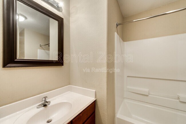 Building Photo - 517 Misty Mountain Dr