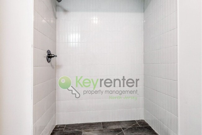 Building Photo - Brand New 2BR/3BA Townhome with Garage