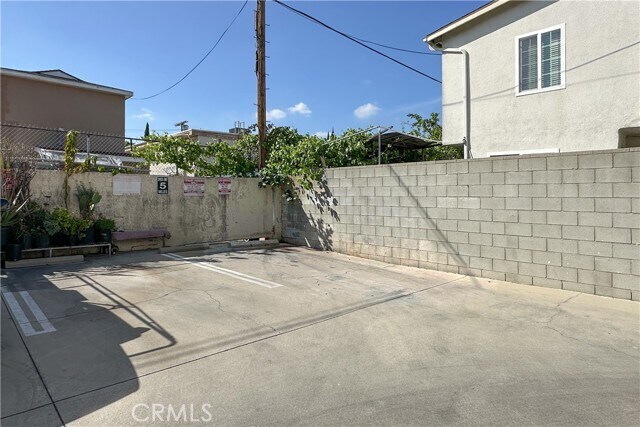 Building Photo - 6911 Ben Ave