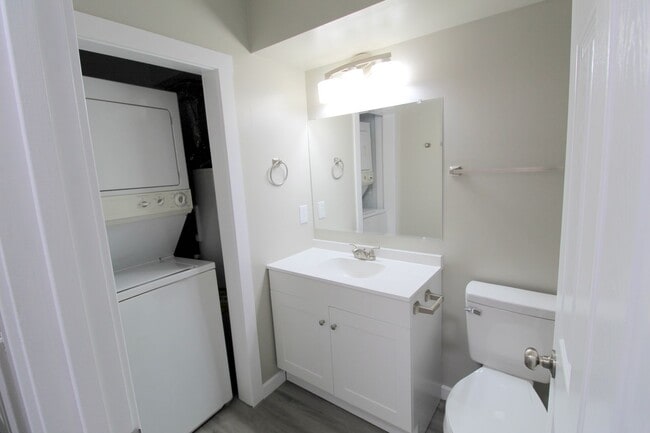 Building Photo - 1026 Blue Ridge Dr