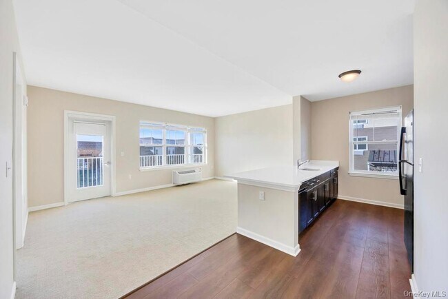 Building Photo - 3 Meadows Ln