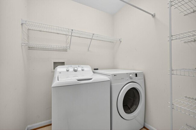 Building Photo - 12031 Arista Manor Way