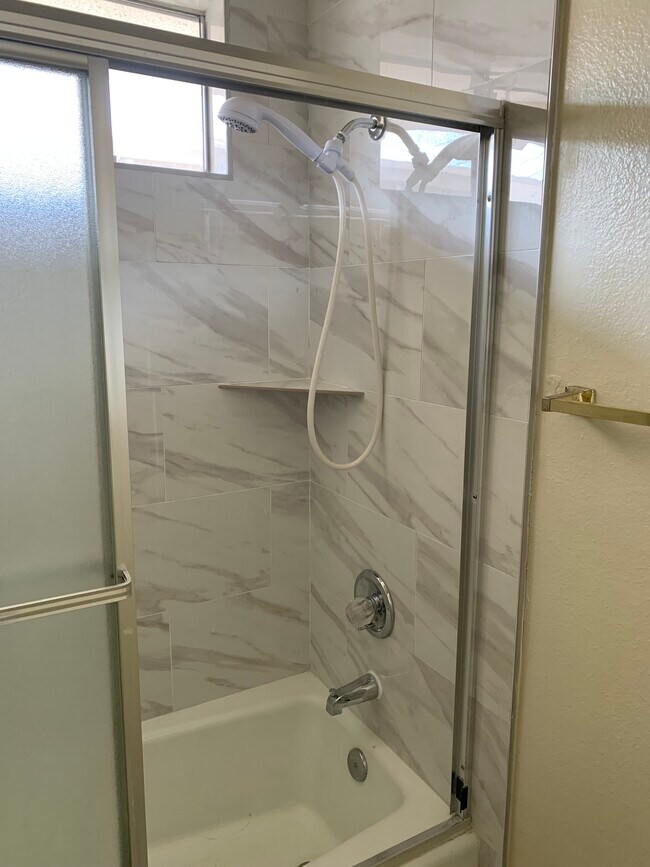 Marble stone showers - 1427 Saltair S Ave
