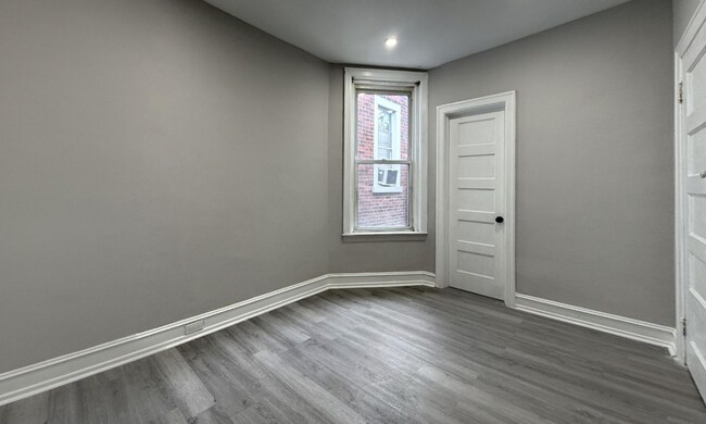 Building Photo - 1731 N Redfield St