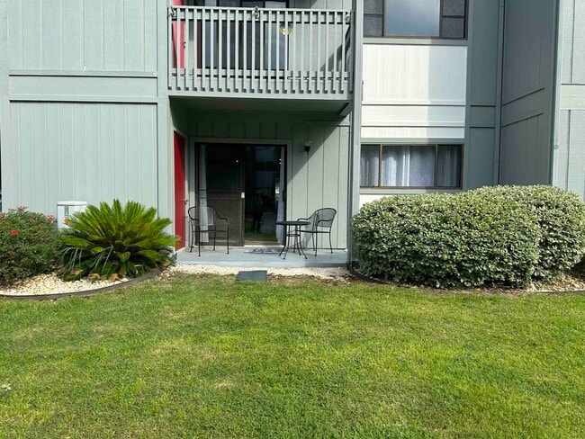 Building Photo - 7700 Porcher Dr