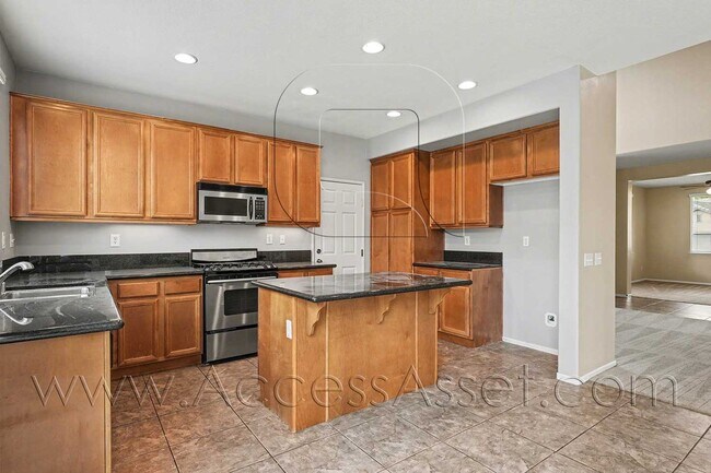 Building Photo - Inviting 4-Bed, 3-Bath Home In Sunny Winchester!