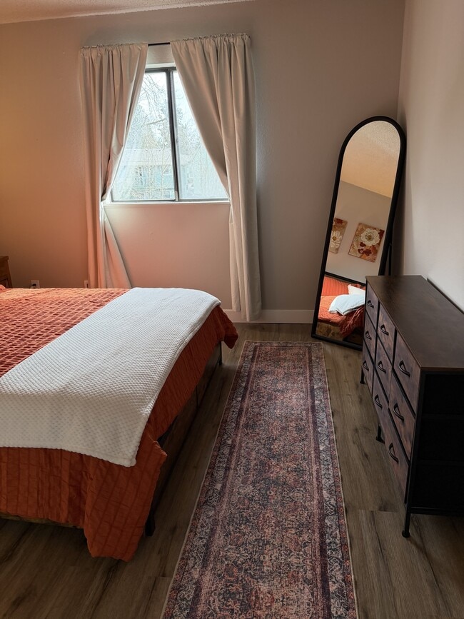 Building Photo - 11044 SW Greenburg Rd