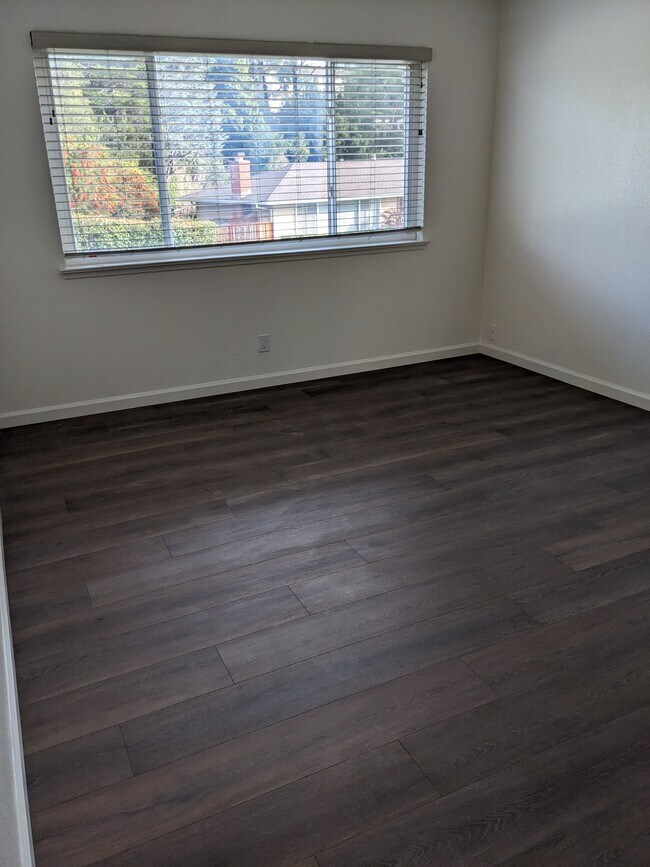 Building Photo - 3208 Countryside Dr