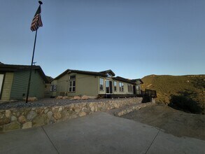 Building Photo - 2828 La Cresta Rd