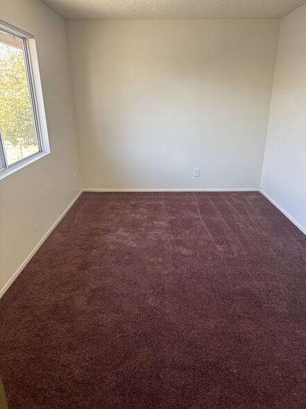 Building Photo - 704 Summerwood Ln