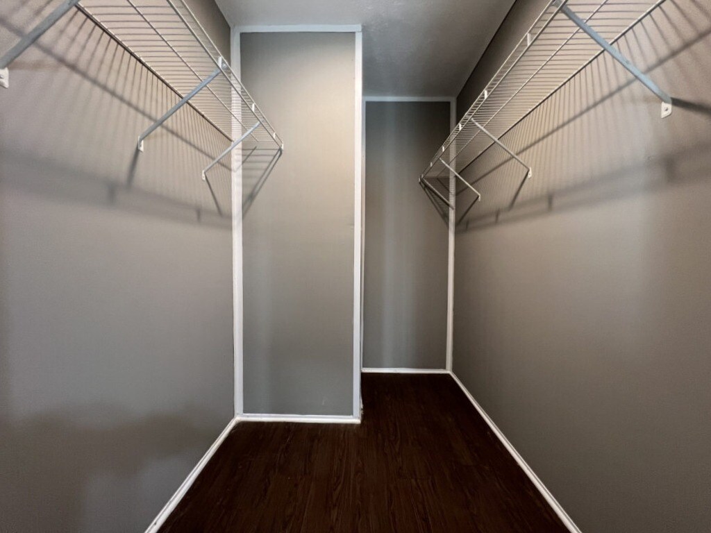 Building Photo - 125 E Sourwood Dr