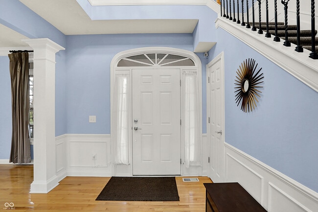 Building Photo - 13720 Akers Dr