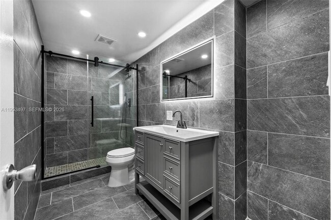 Building Photo - 401 Golden Isles Dr