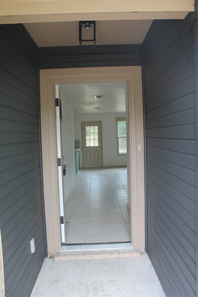 Building Photo - 1424 Shoshoni Trl