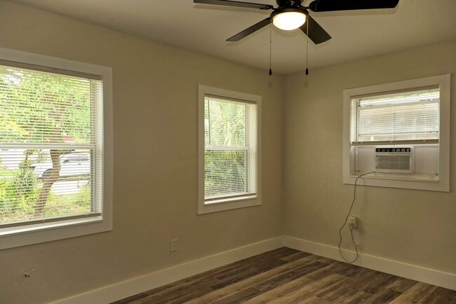 Building Photo - Updated Single Family Home