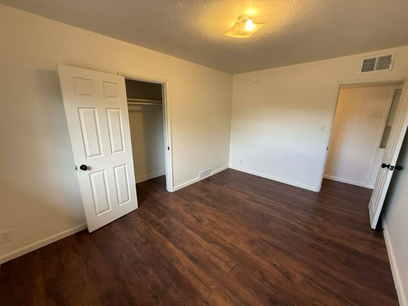 Building Photo - 929 S 4th Ave