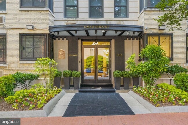 Primary Photo - Studio Apartment at the Swarthmore- Availa...