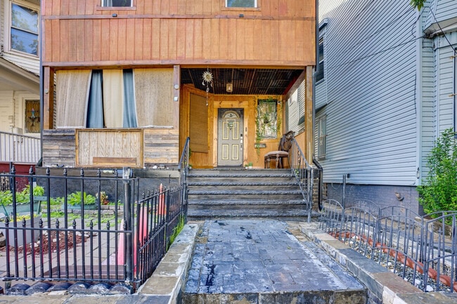 Building Photo - 787 S 13th St