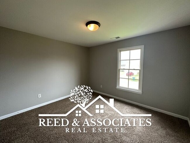 Building Photo - 4 Bedrooms in Southaven!