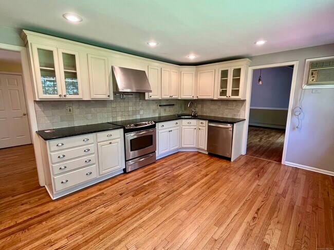 Building Photo - 25 Jade Tree Ln