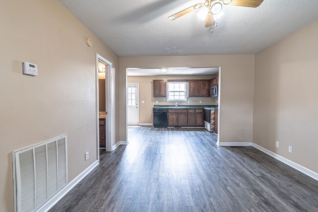 Building Photo - Coming Soon,  Close to Post!