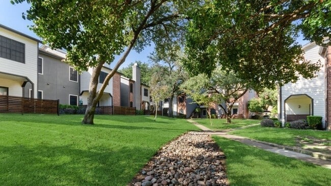 Building Photo - 18800 Lina St