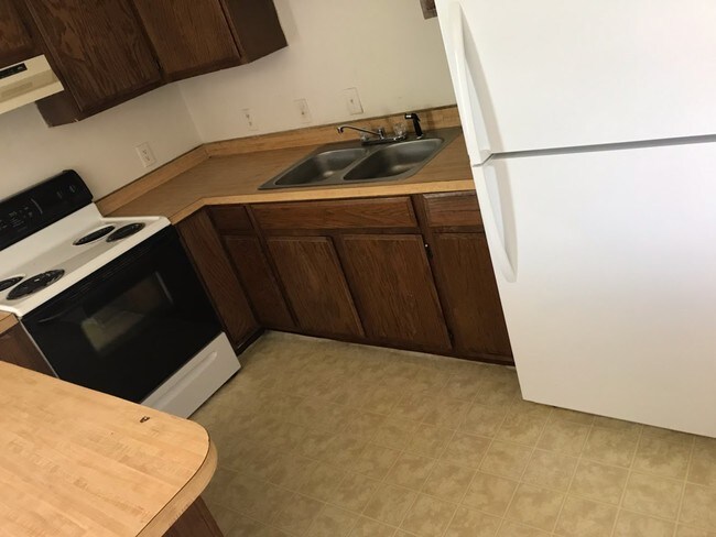 Building Photo - 950 Killoden Cir