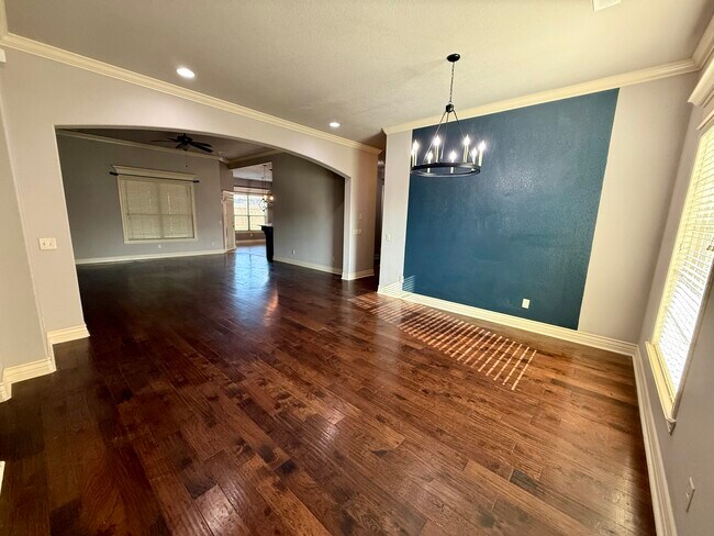 Building Photo - 5804 S 66th St