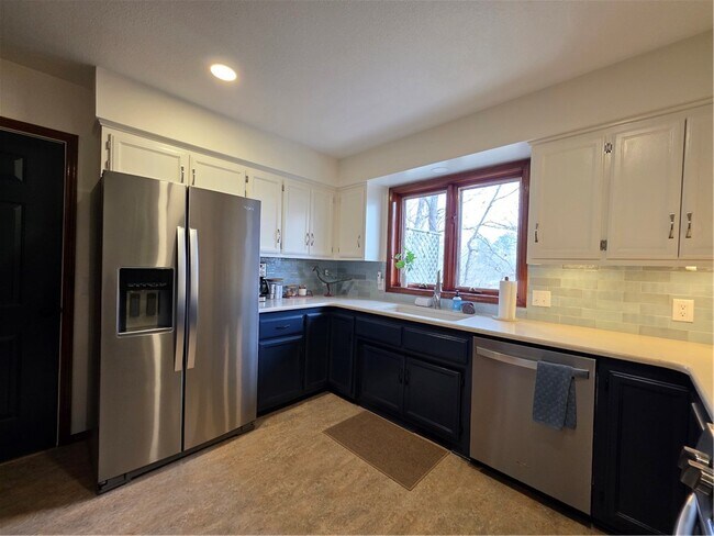 Building Photo - 11 Folkingham Ln