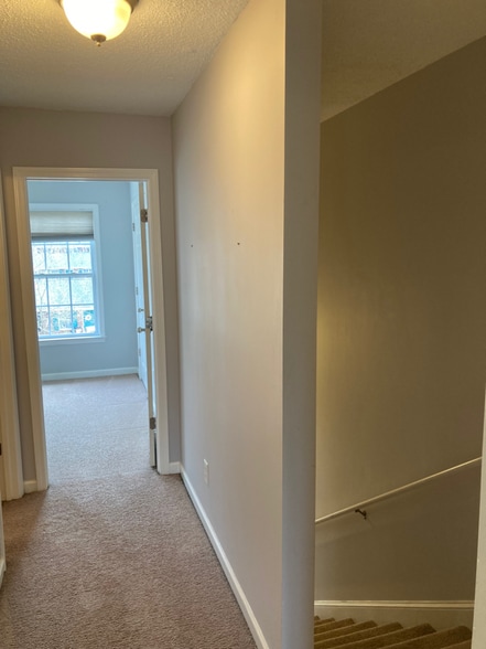 Building Photo - 2305 S Greenwood Dr