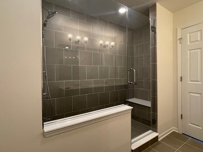 Building Photo - 12640 S Talbot Cir