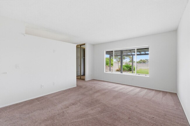 Building Photo - 5923 Burgundy Ave