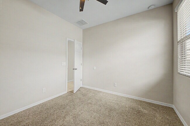 Building Photo - Glendale Home