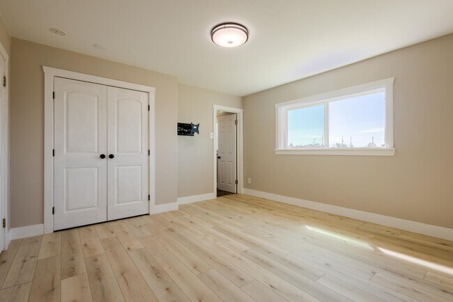 Building Photo - 211 N 3900 E