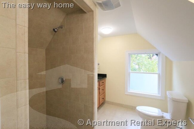 Building Photo - 29 Elmwood St