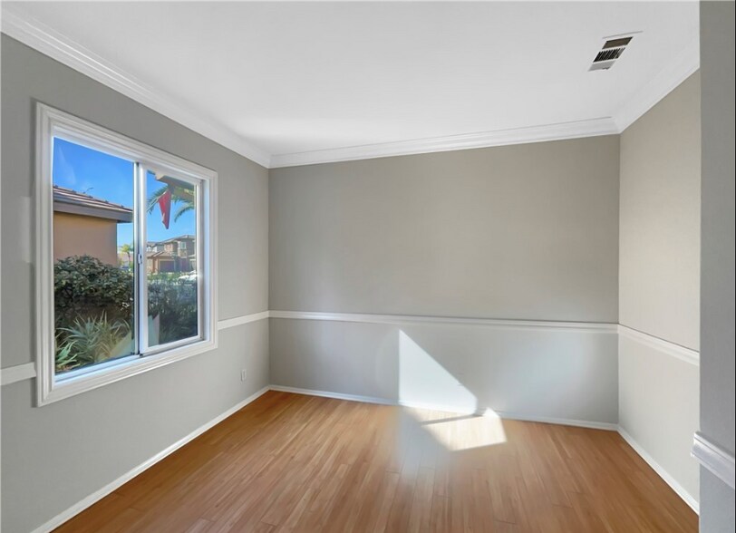 Building Photo - 37326 La Lune Ave