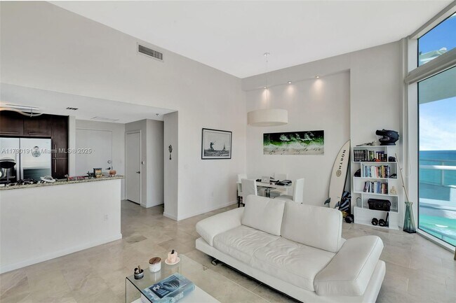 Building Photo - 6515 Collins Ave